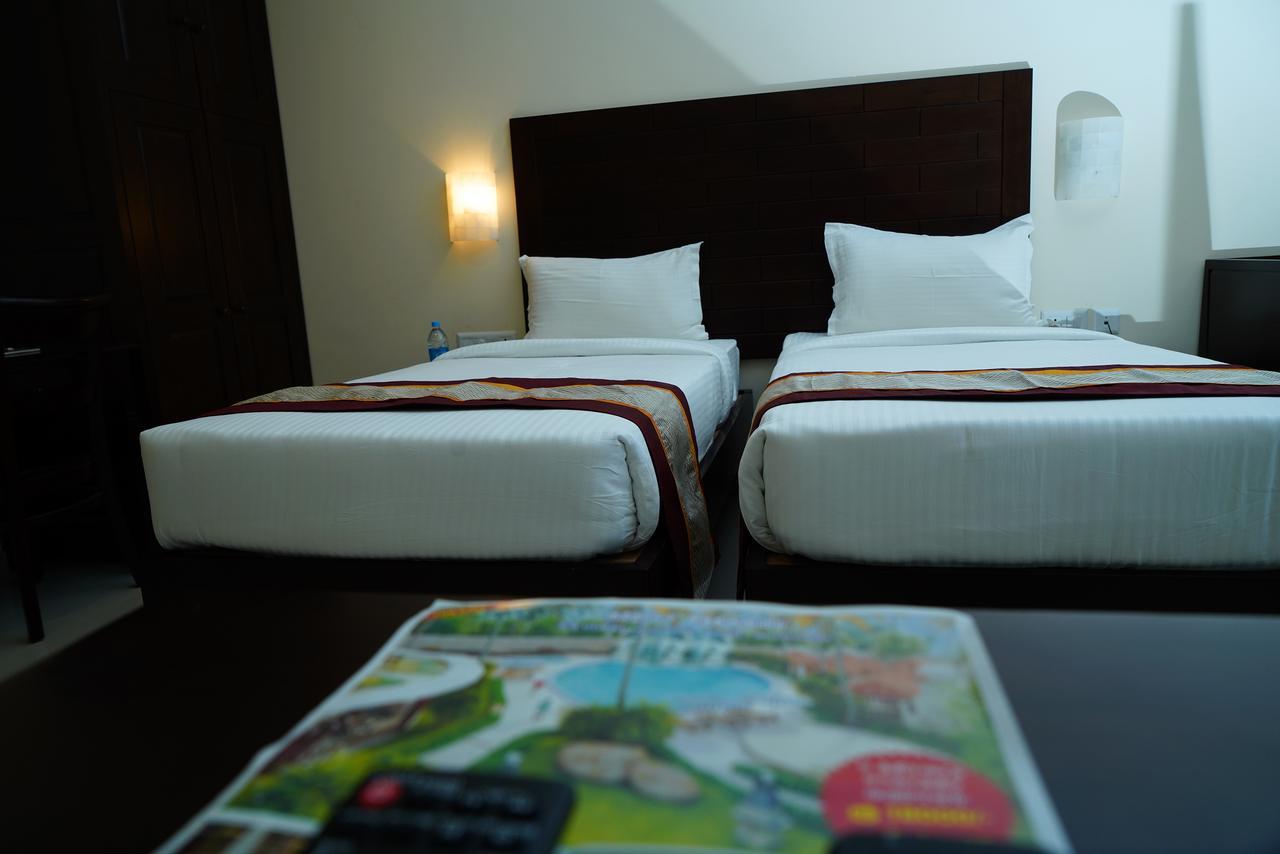 Five Falls Resort Kuttālam Εξωτερικό φωτογραφία