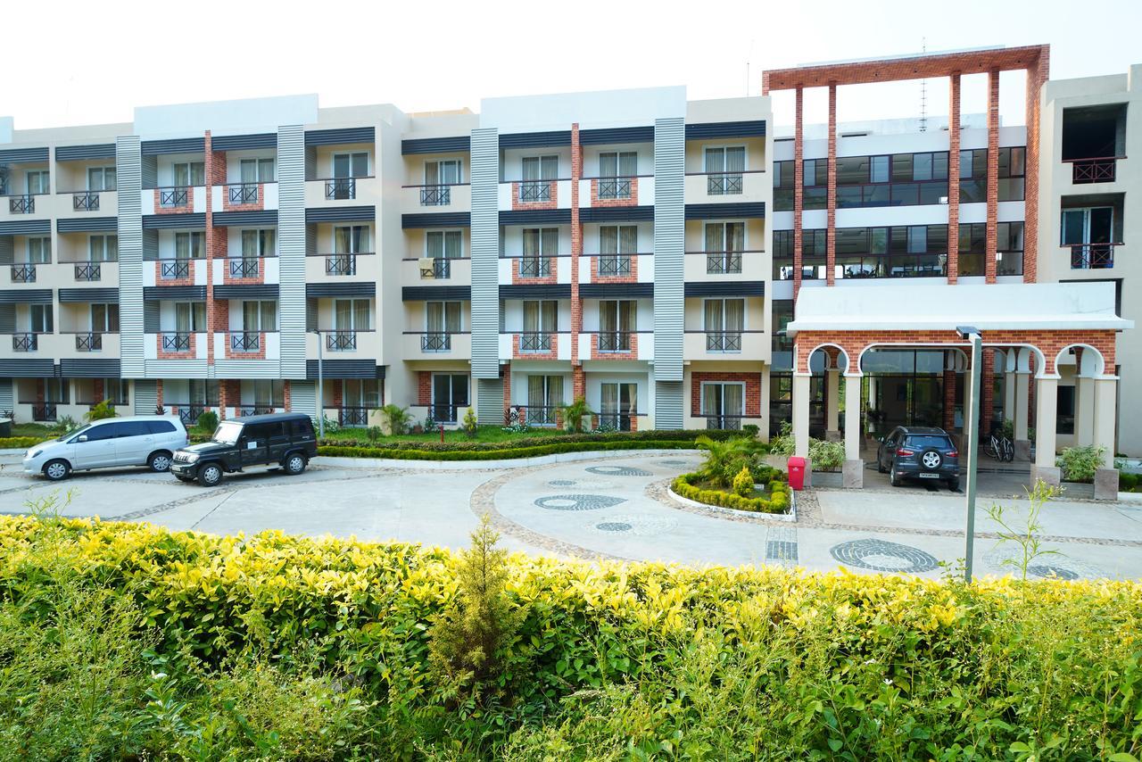 Five Falls Resort Kuttālam Εξωτερικό φωτογραφία