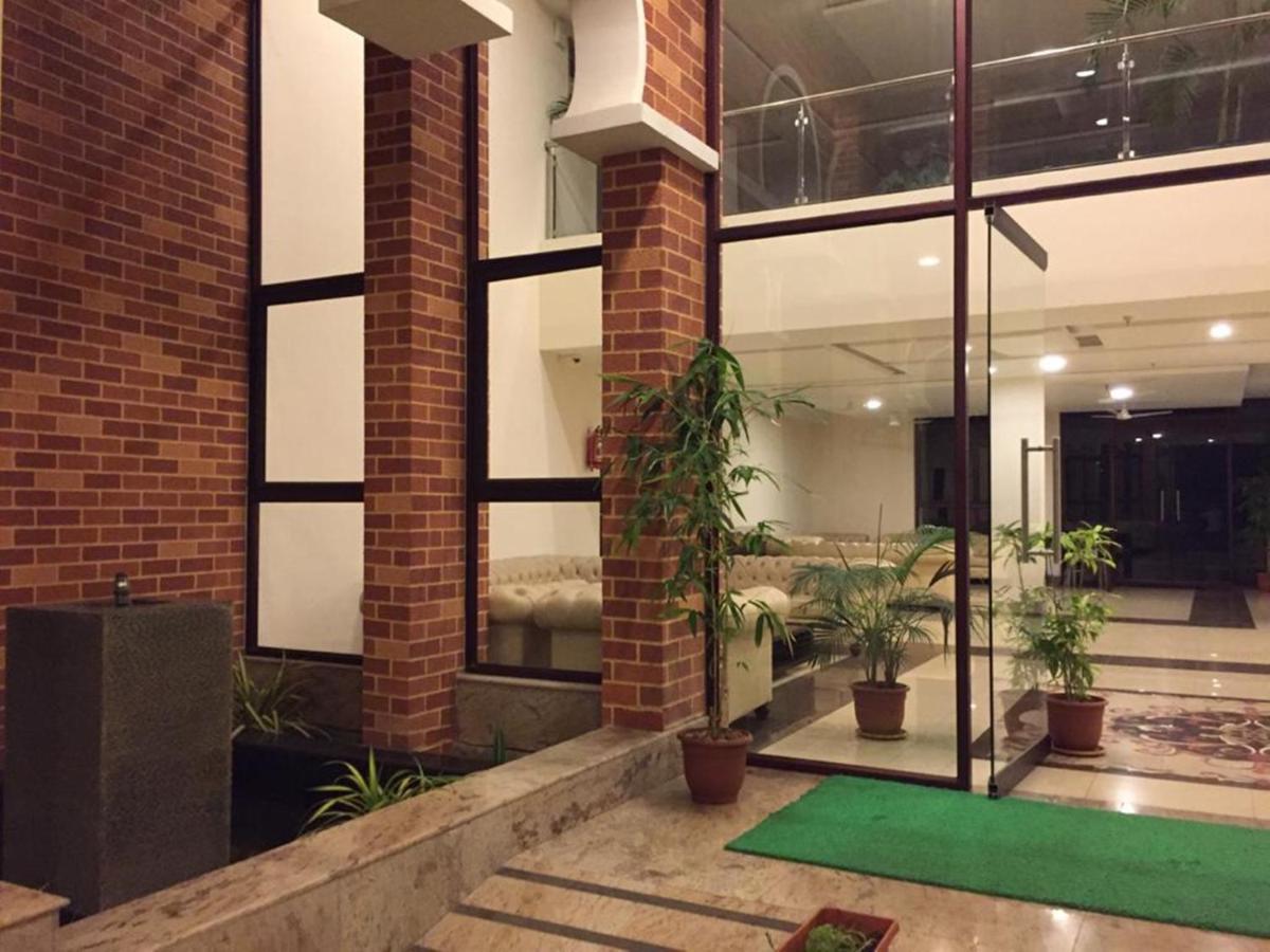 Five Falls Resort Kuttālam Εξωτερικό φωτογραφία